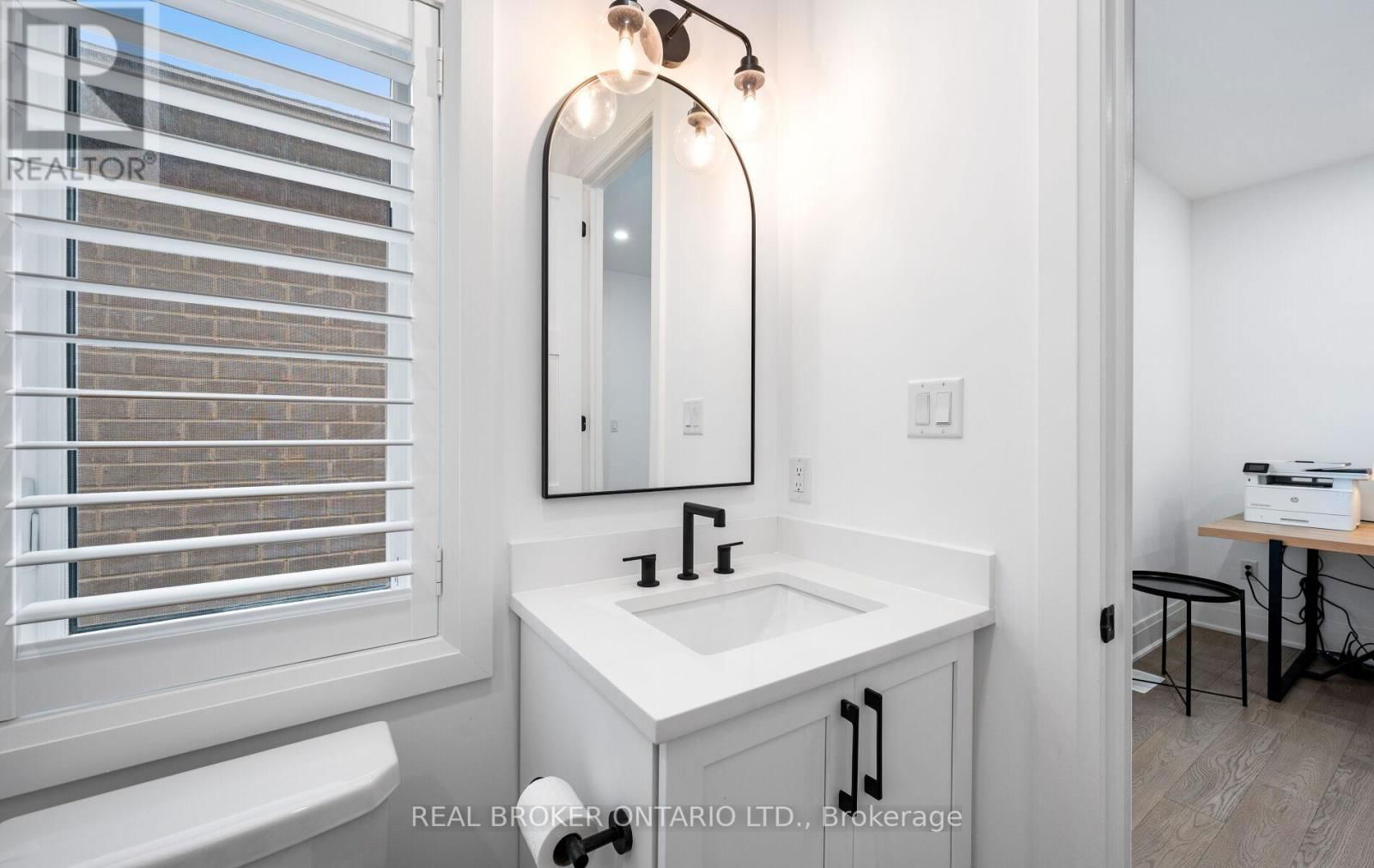 547 VETERANS DRIVE Image 39
