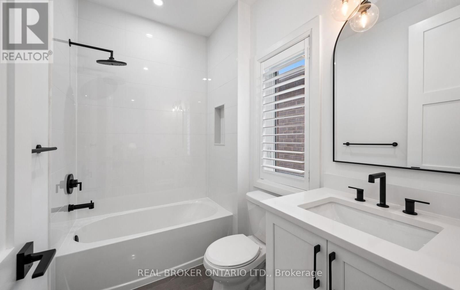 547 VETERANS DRIVE Image 40