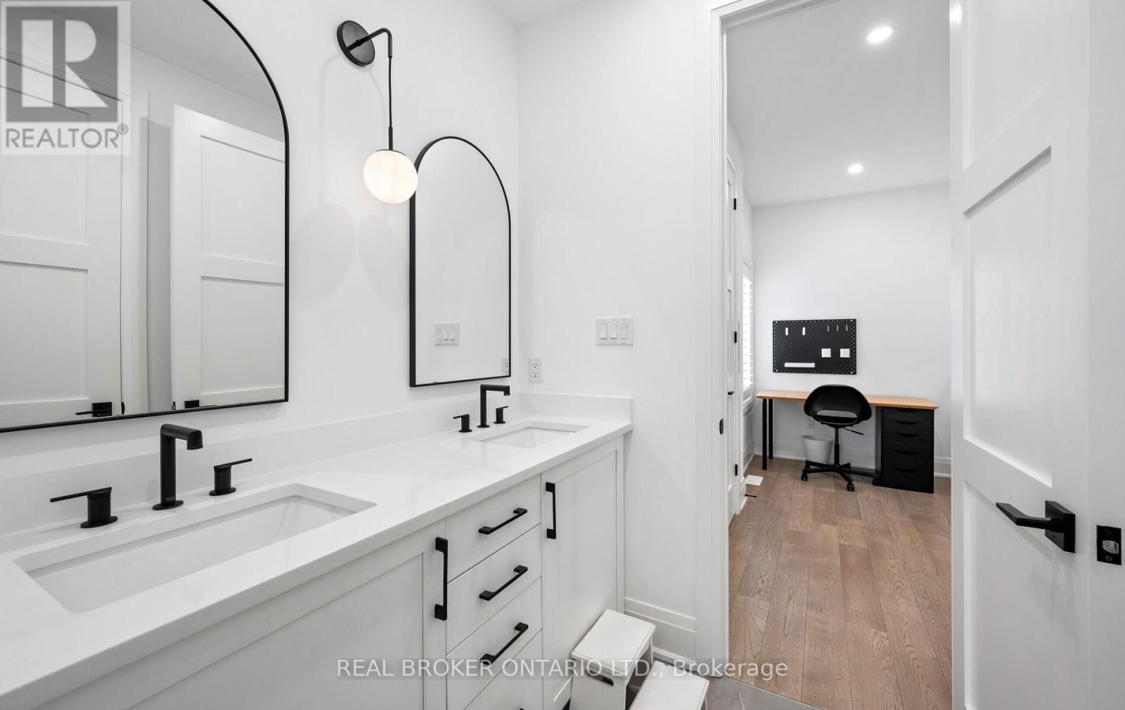 547 VETERANS DRIVE Image 43
