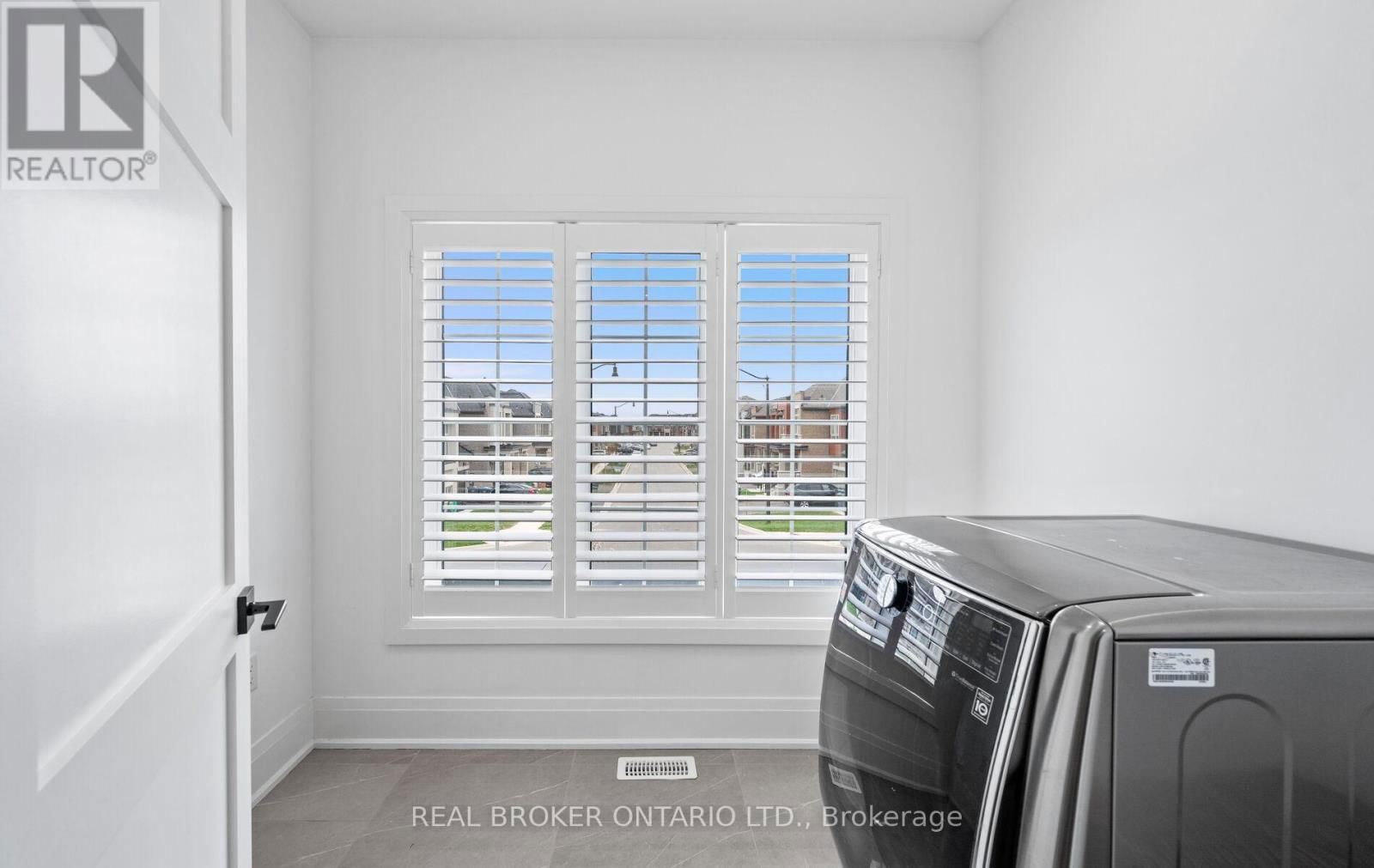 547 VETERANS DRIVE Image 48