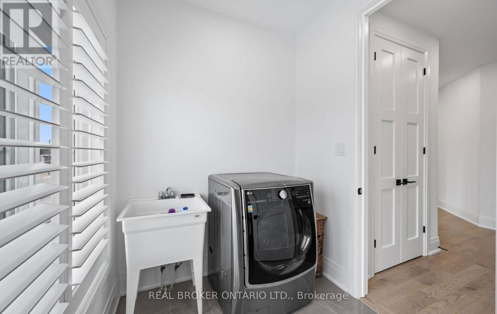 547 VETERANS DRIVE Image 49