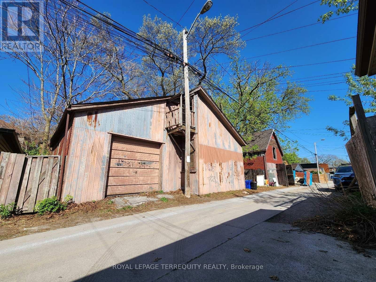 629 DURIE STREET Image 11
