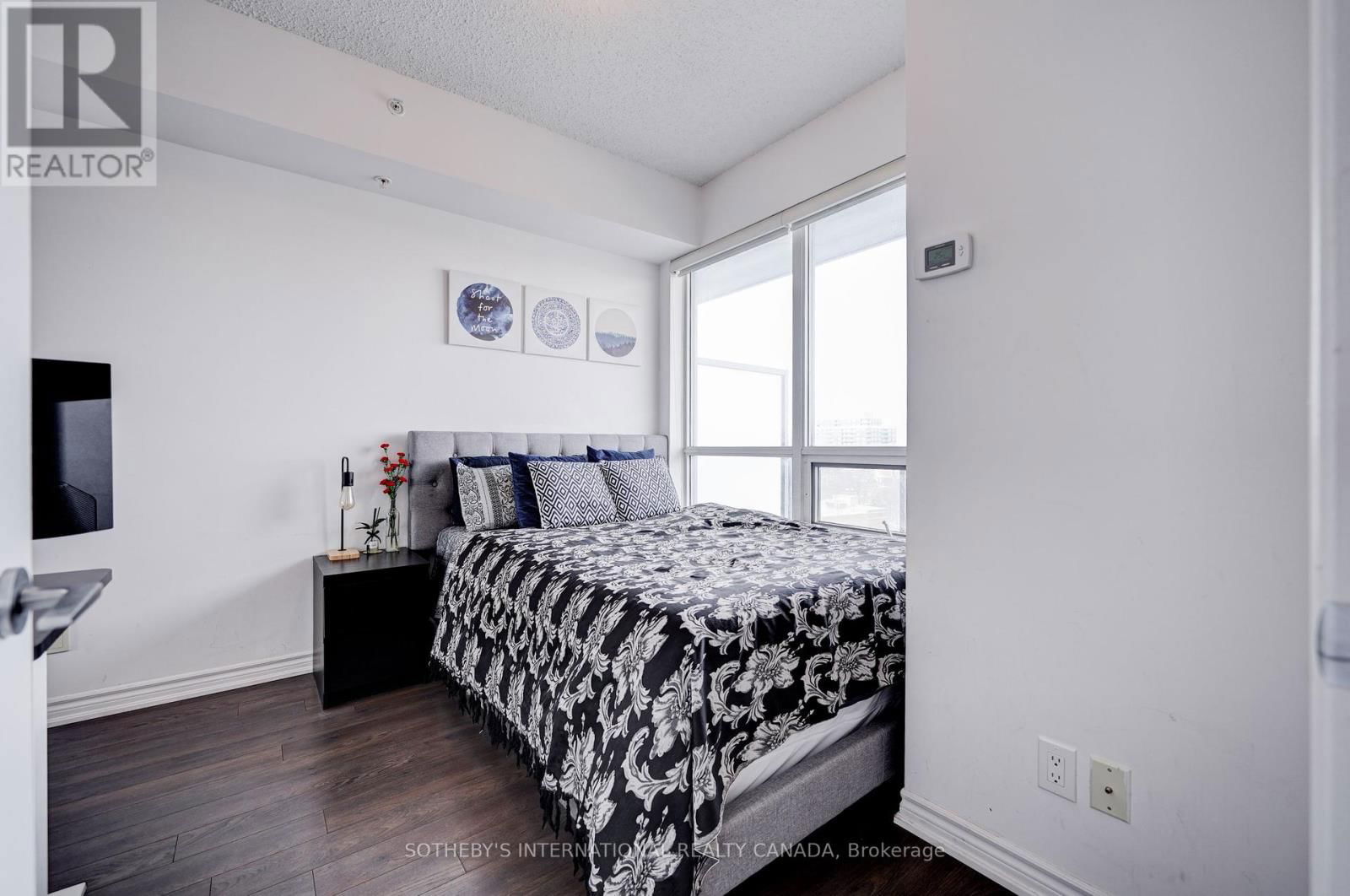 712 - 15 JAMES FINLAY WAY Image 14