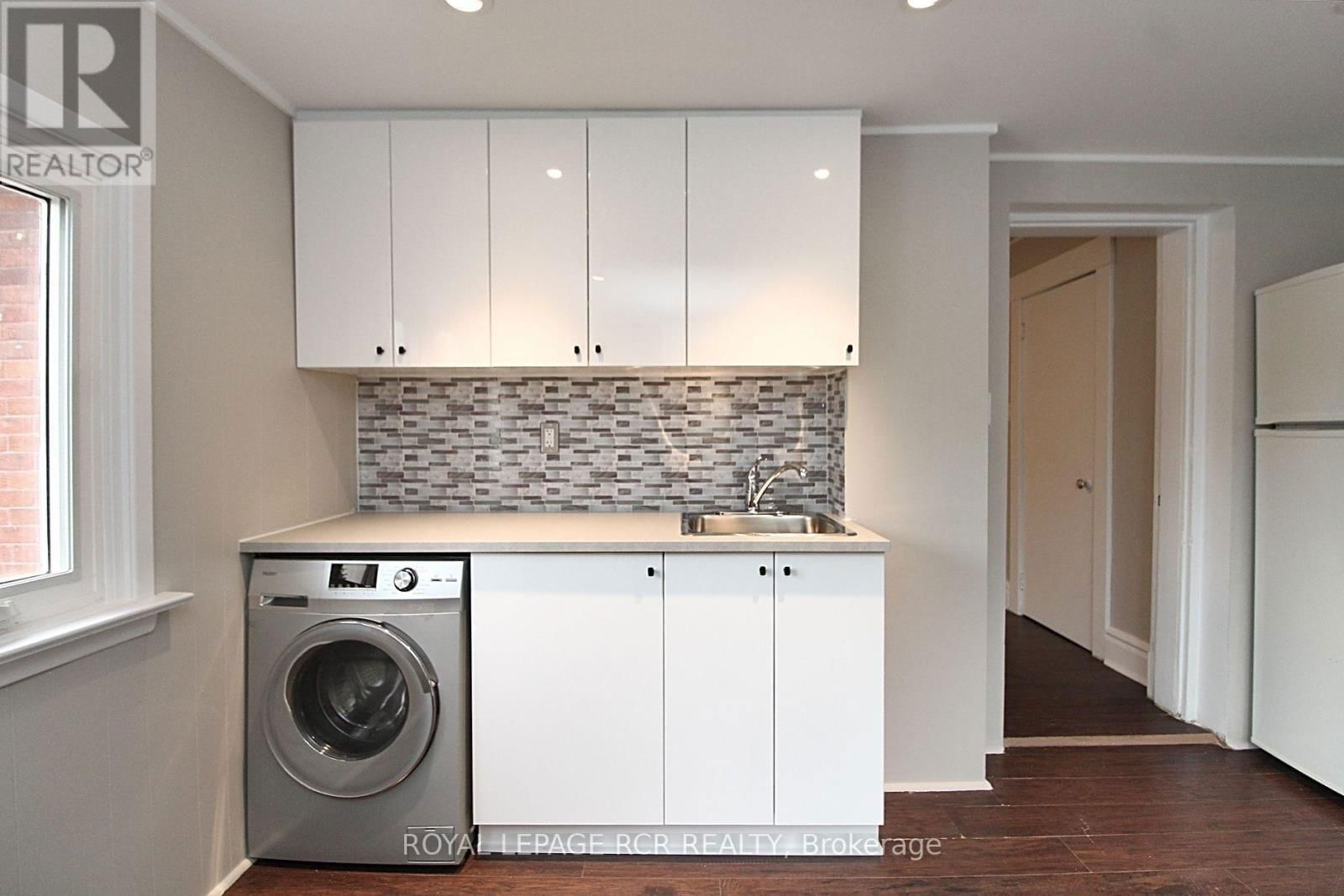69 KING STREET WEST Image 13