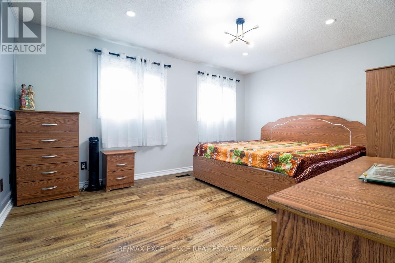 19 MIKADO CRESCENT Image 24