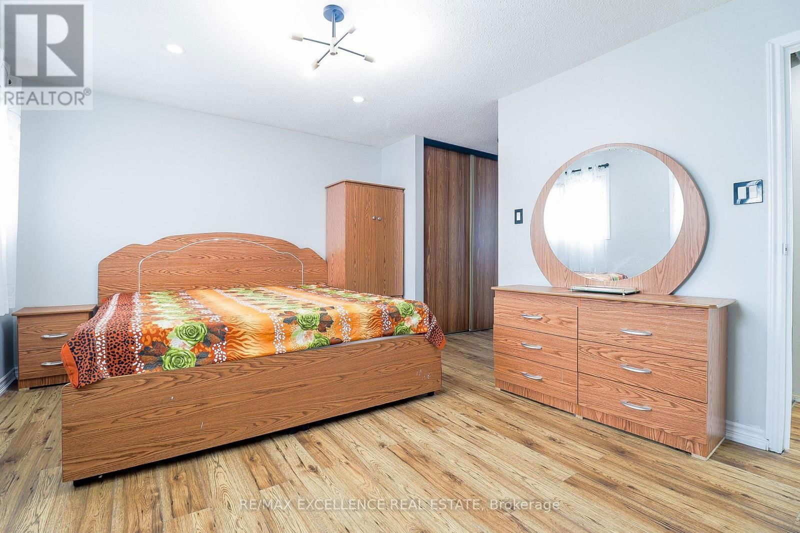 19 MIKADO CRESCENT Image 25
