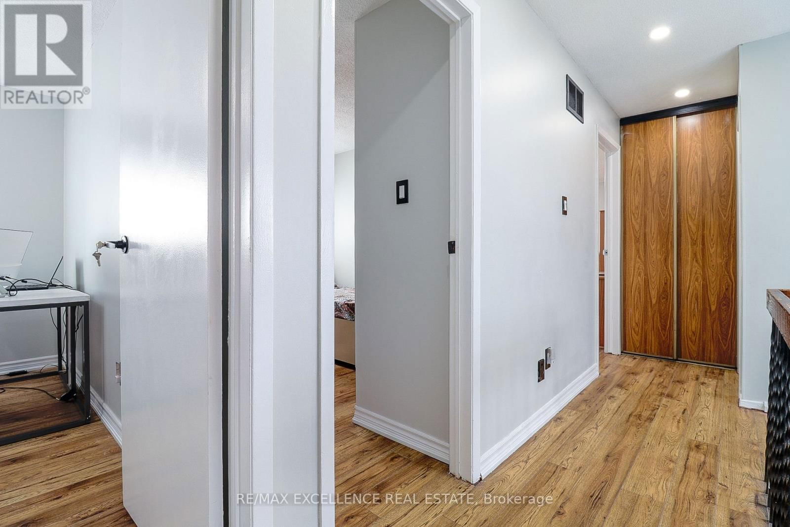 19 MIKADO CRESCENT Image 32
