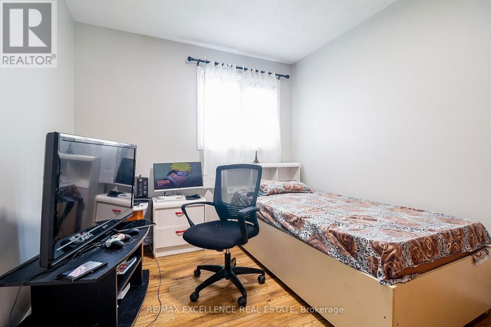 19 MIKADO CRESCENT Image 33