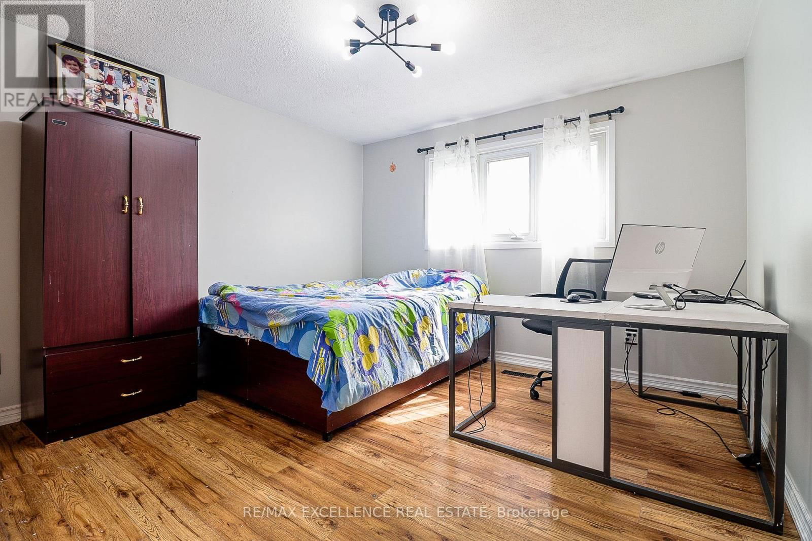 19 MIKADO CRESCENT Image 34