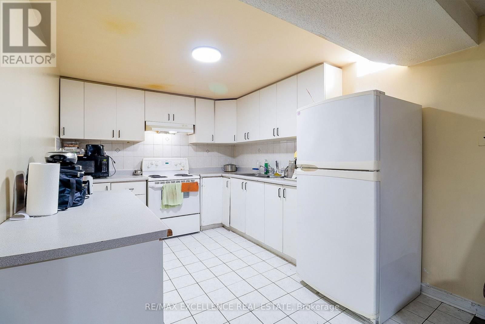 19 MIKADO CRESCENT Image 36