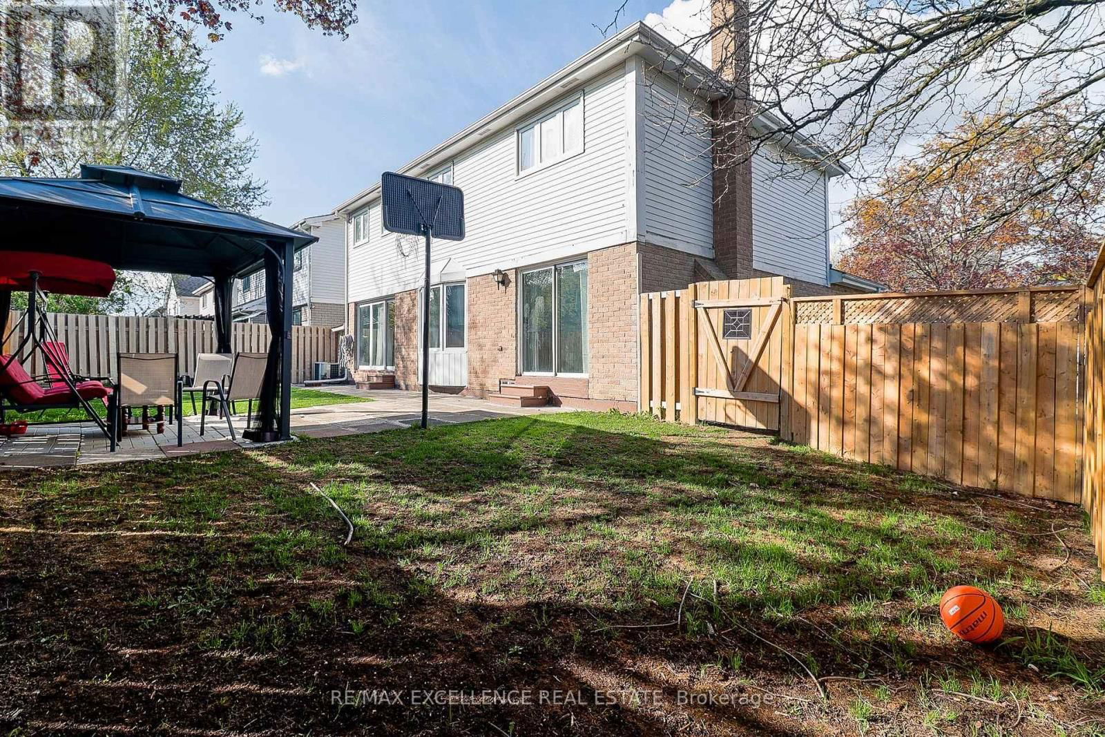 19 MIKADO CRESCENT Image 41
