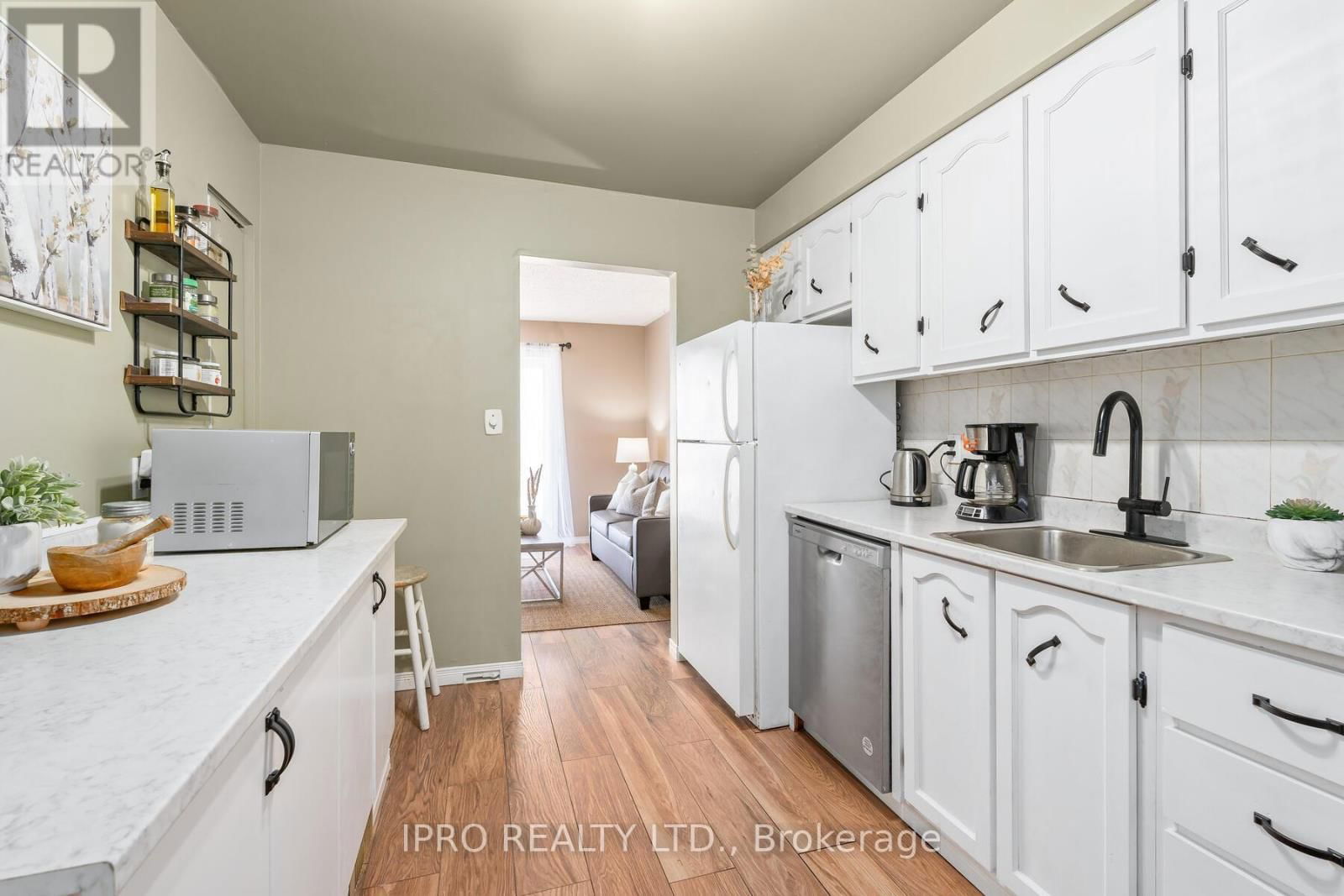 19 DAYFOOT DRIVE Image 11