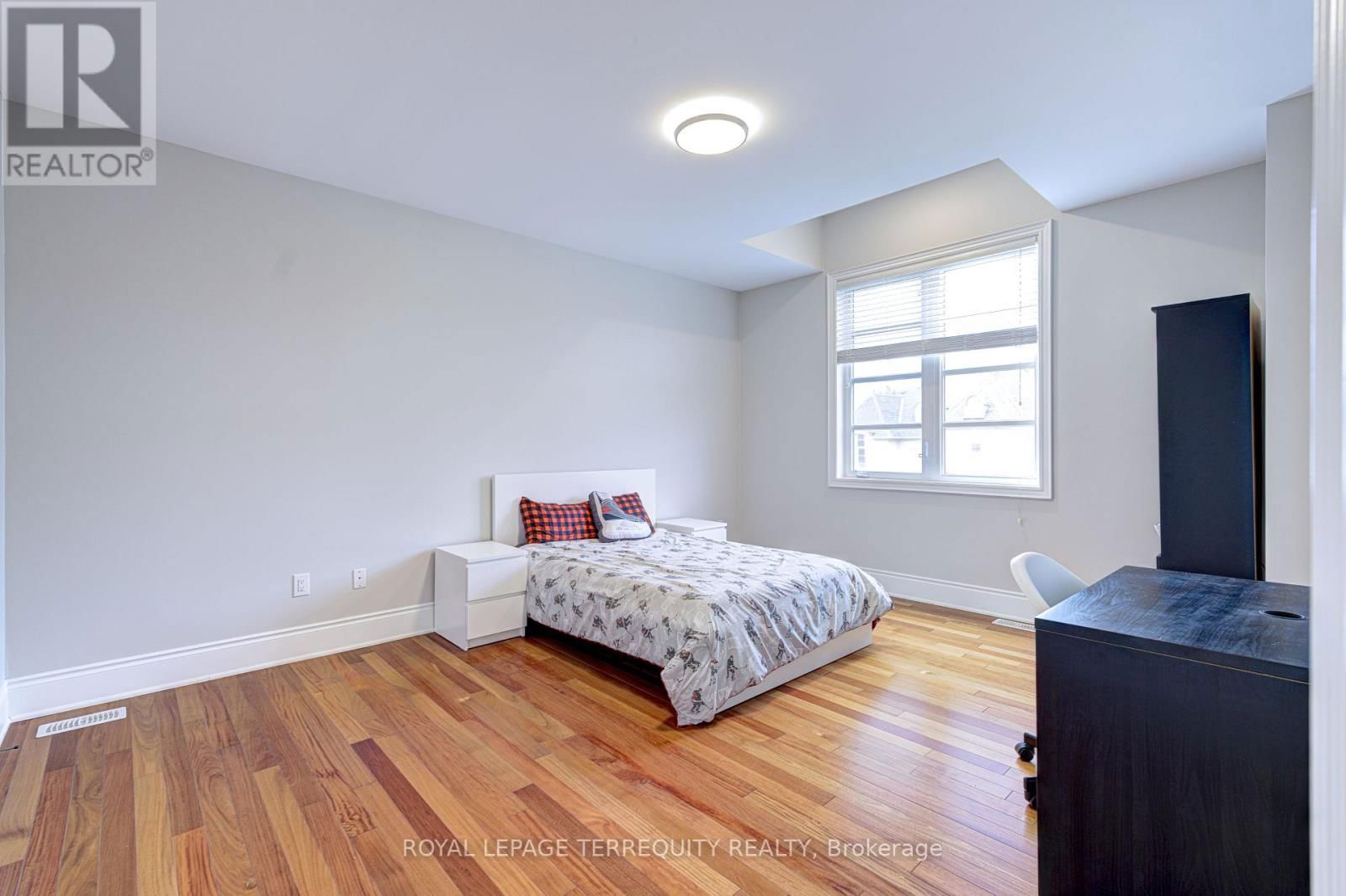 1371 CLEARWATER CRESCENT Image 23