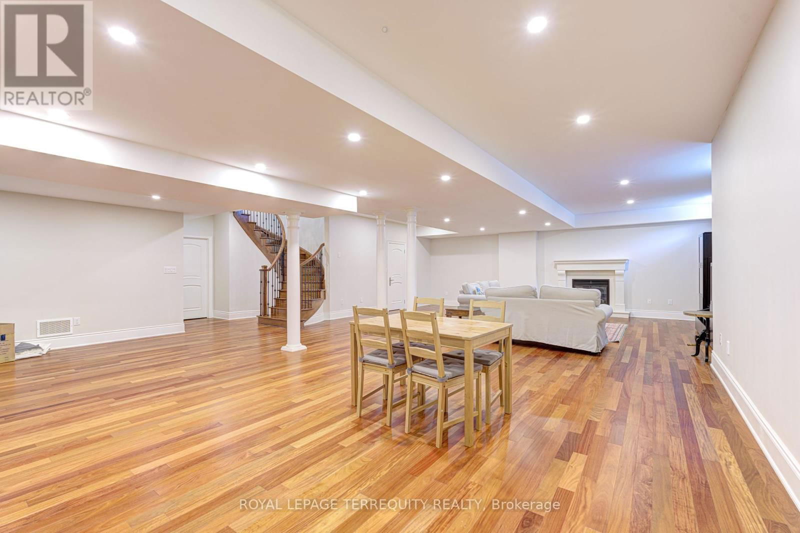 1371 CLEARWATER CRESCENT Image 27