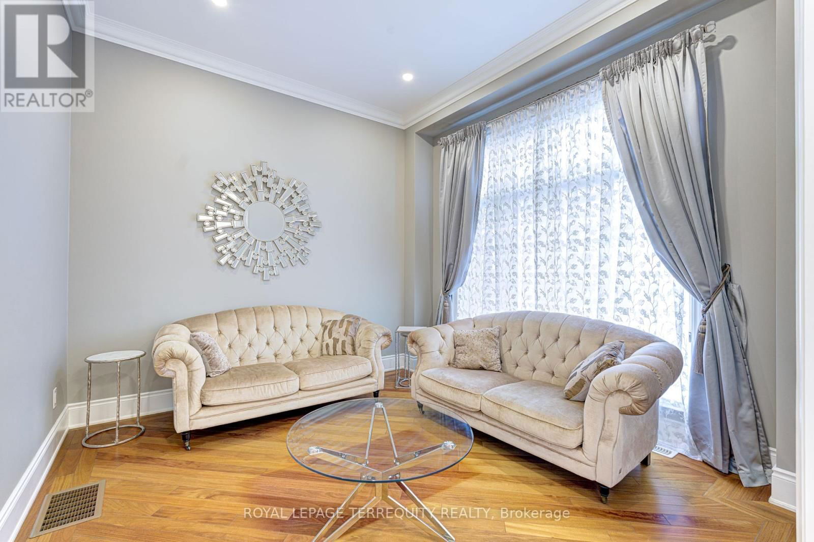 1371 CLEARWATER CRESCENT Image 3