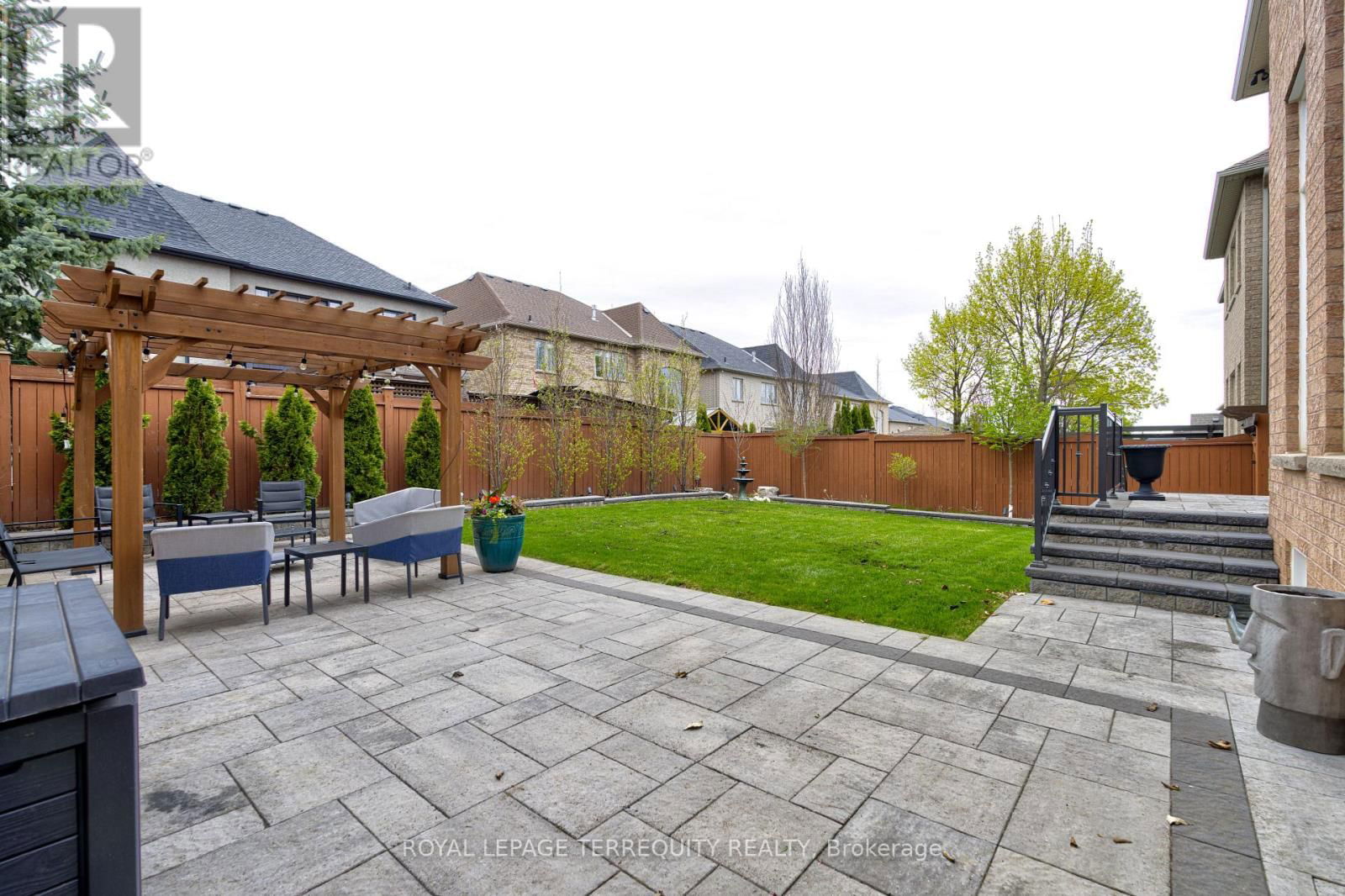 1371 CLEARWATER CRESCENT Image 30