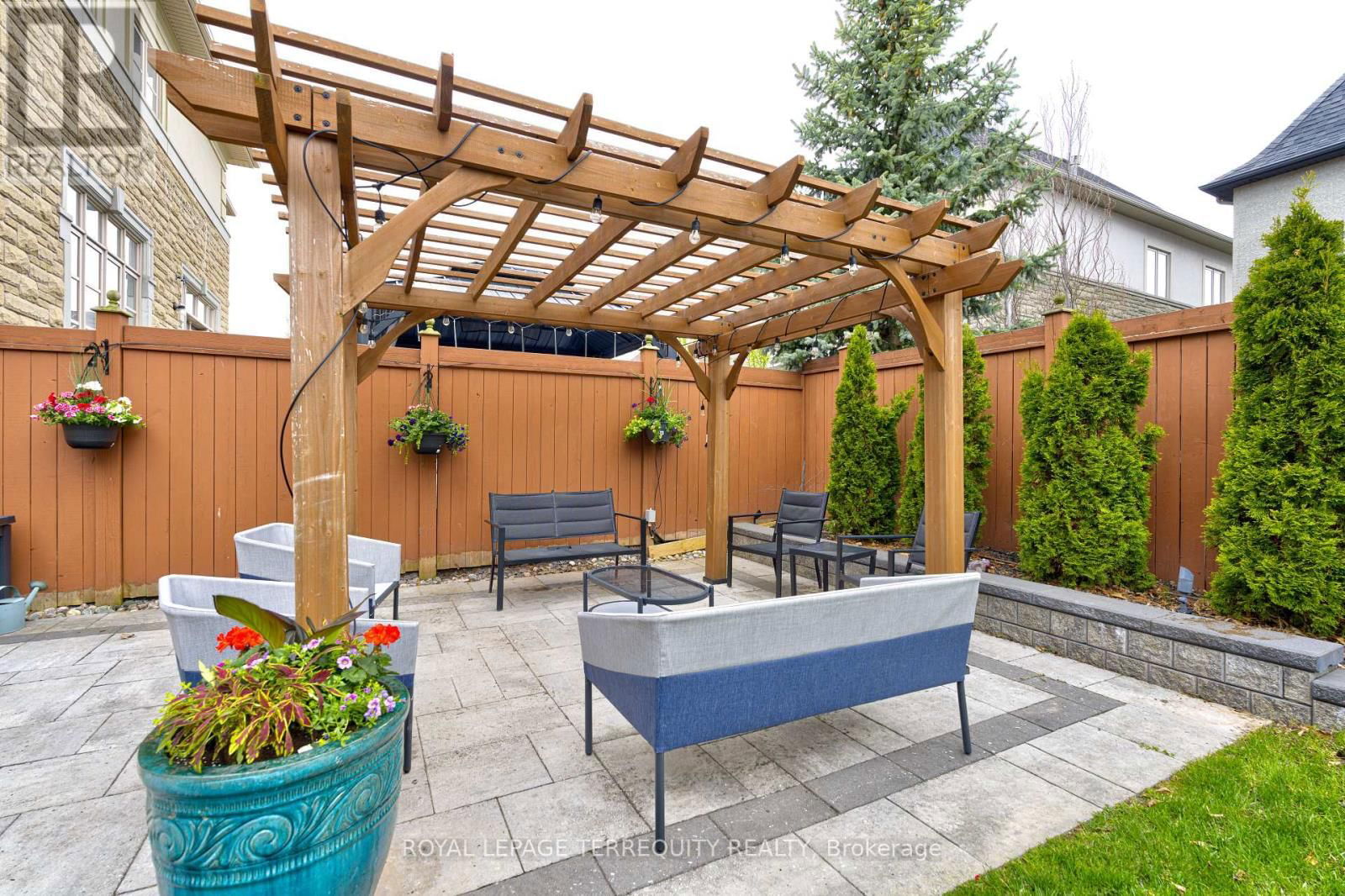 1371 CLEARWATER CRESCENT Image 31