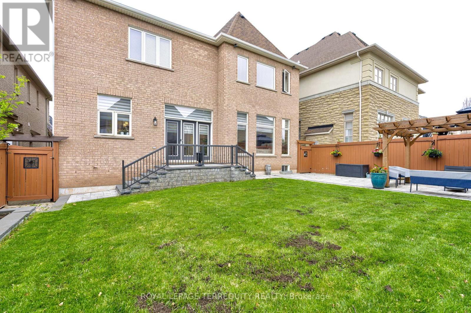 1371 CLEARWATER CRESCENT Image 33