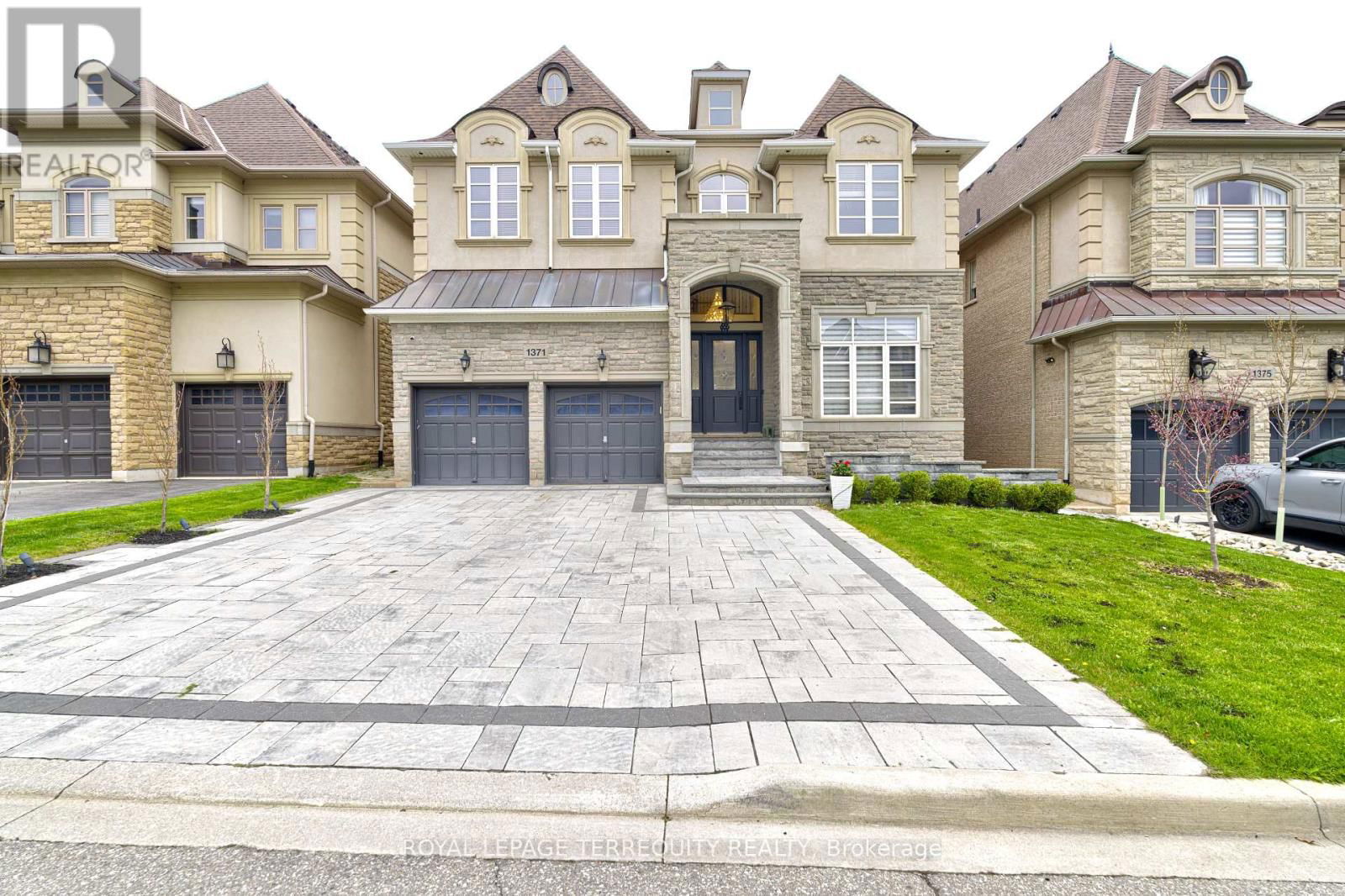 1371 CLEARWATER CRESCENT Image 34