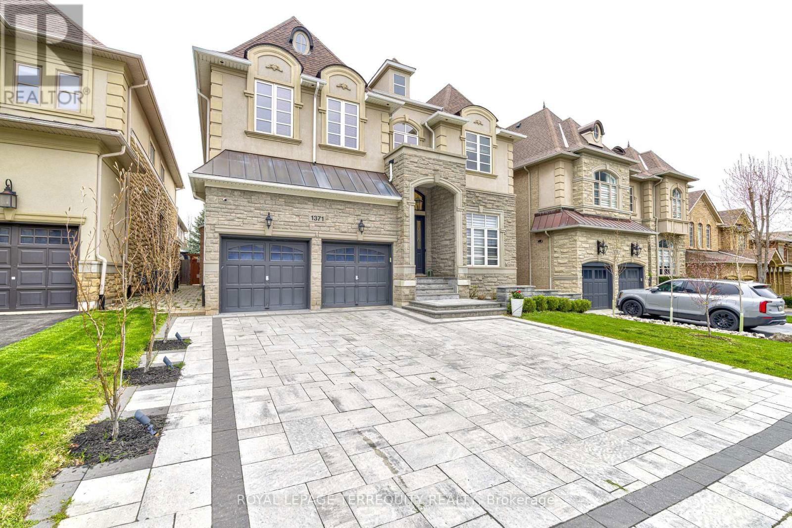 1371 CLEARWATER CRESCENT Image 36