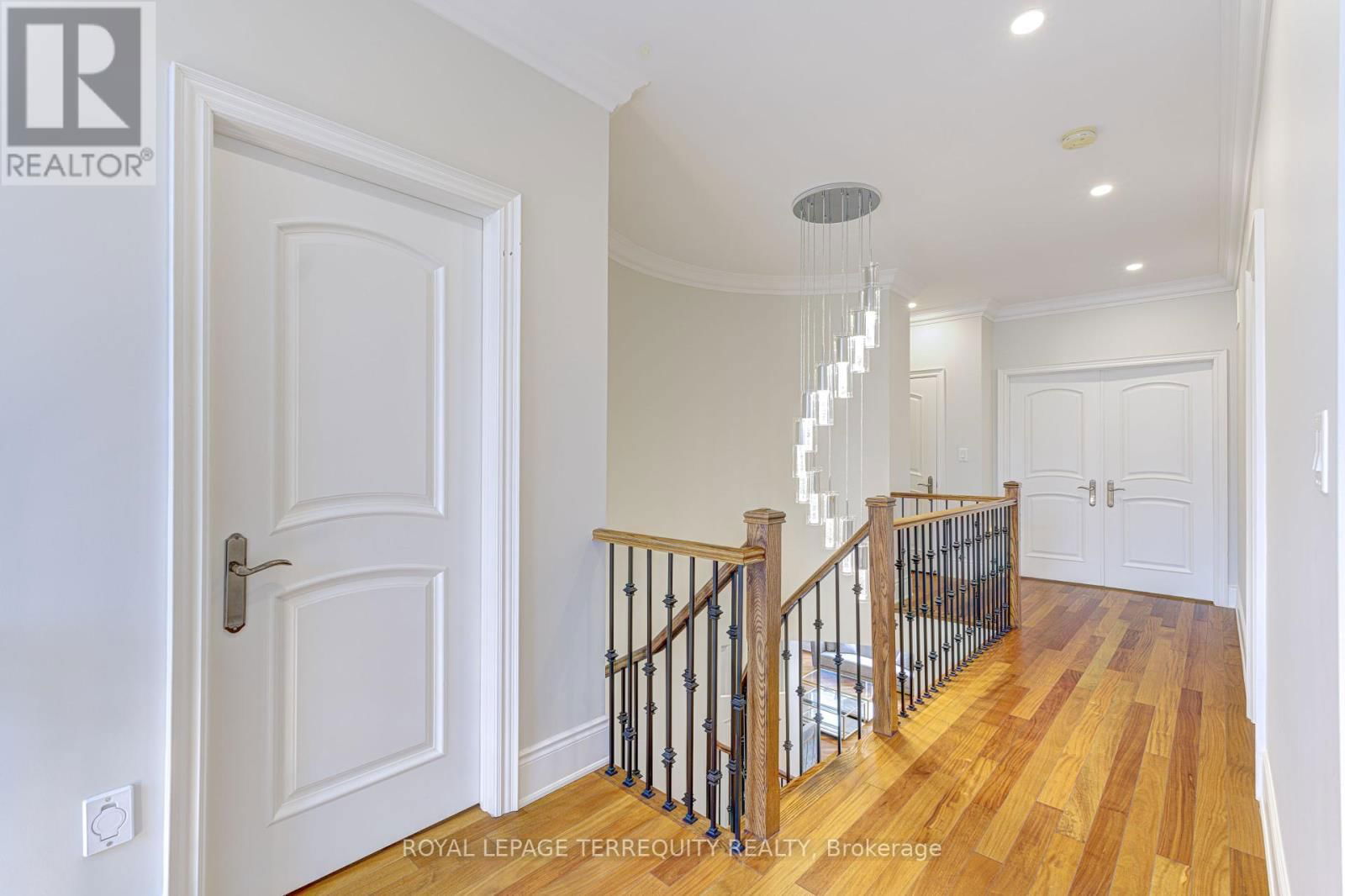 1371 CLEARWATER CRESCENT Image 37
