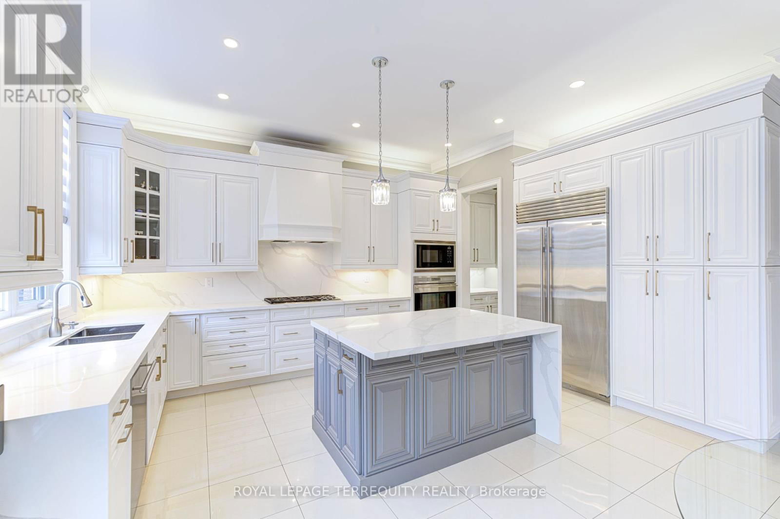 1371 CLEARWATER CRESCENT Image 8
