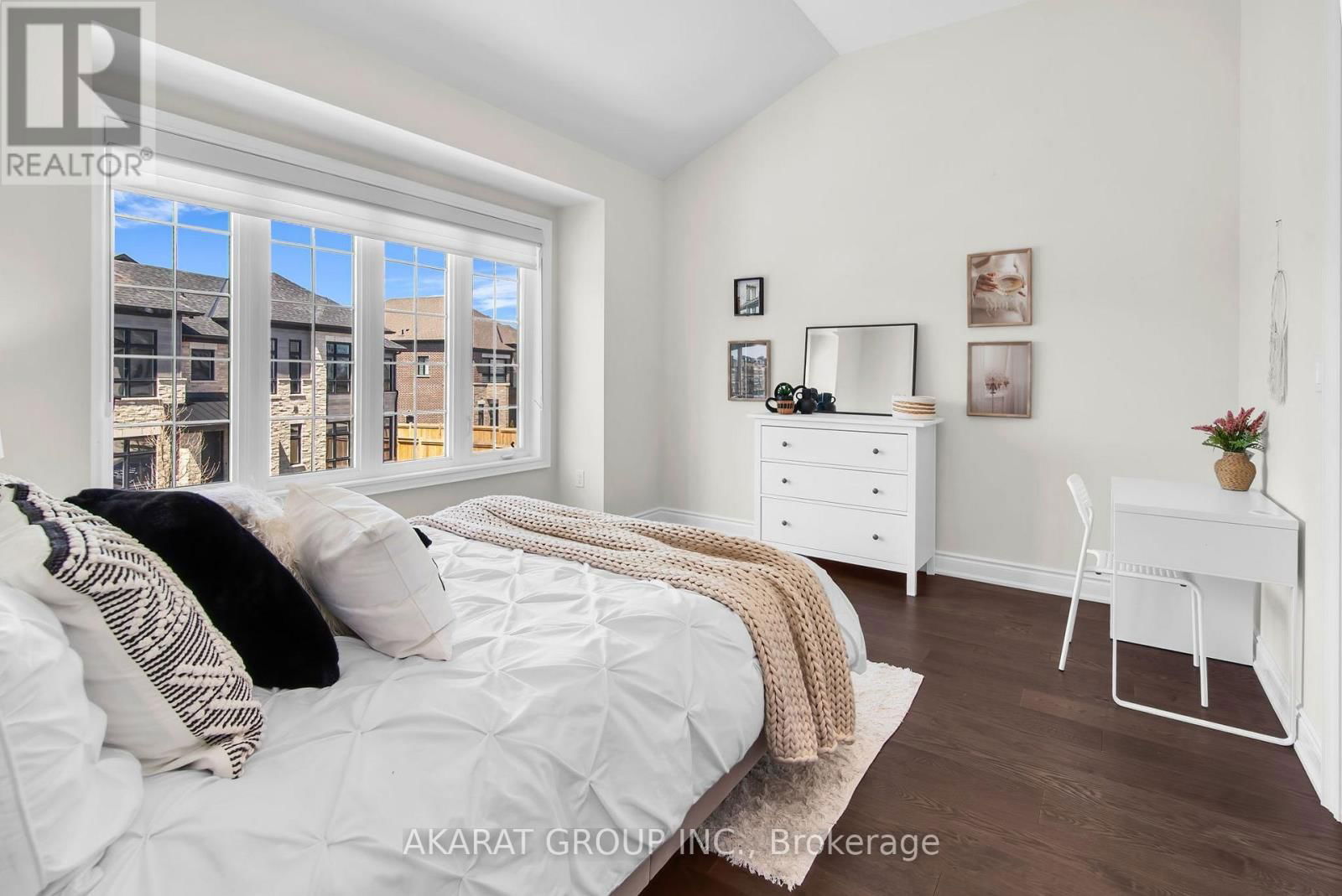 1164 STAG HOLLOW Image 39