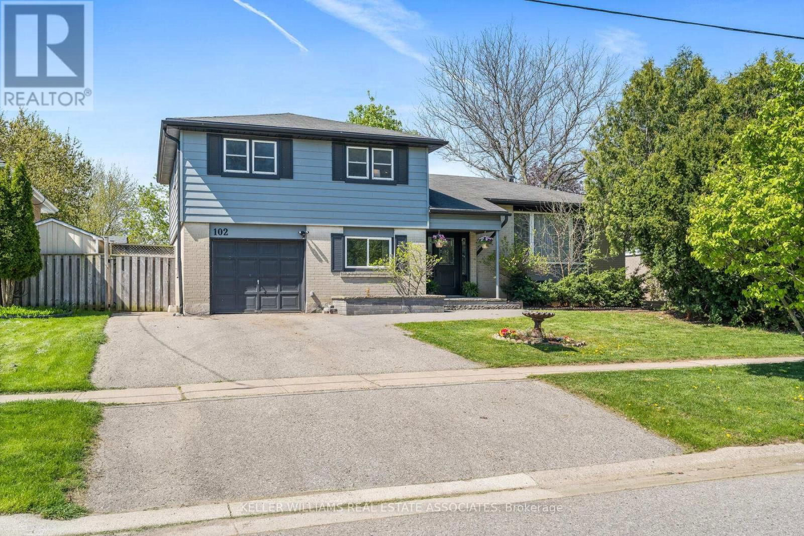102 MOORE PARK CRESCENT Image 1