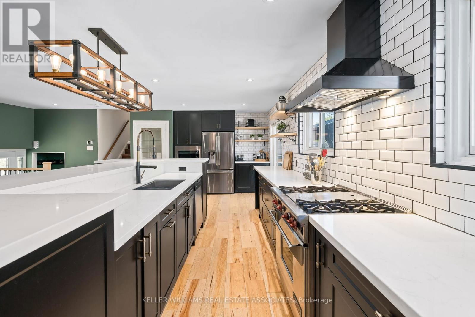 102 MOORE PARK CRESCENT Image 11