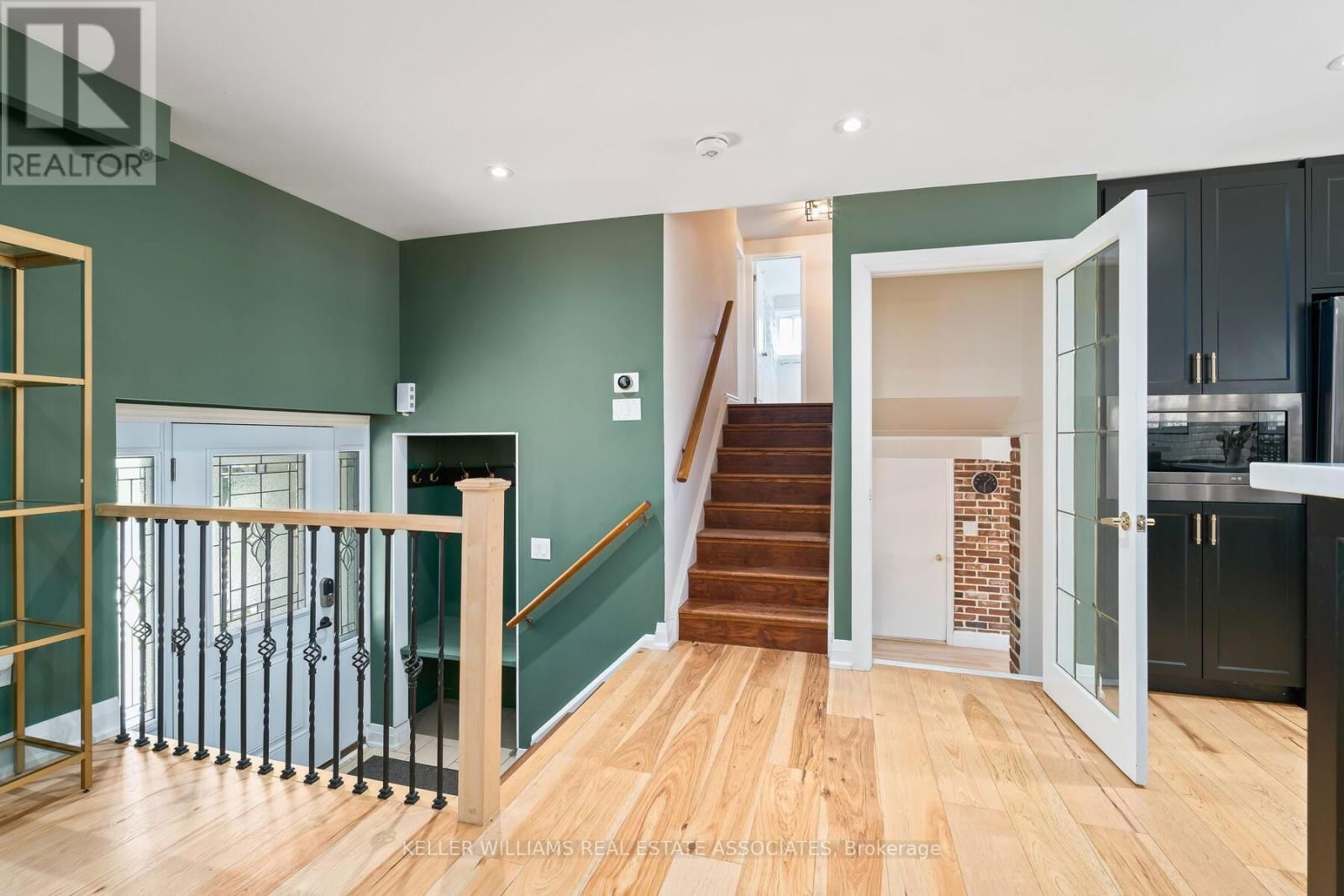 102 MOORE PARK CRESCENT Image 17
