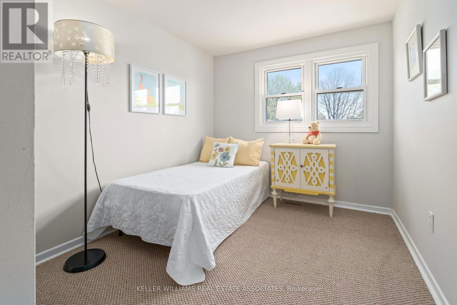 102 MOORE PARK CRESCENT Image 21