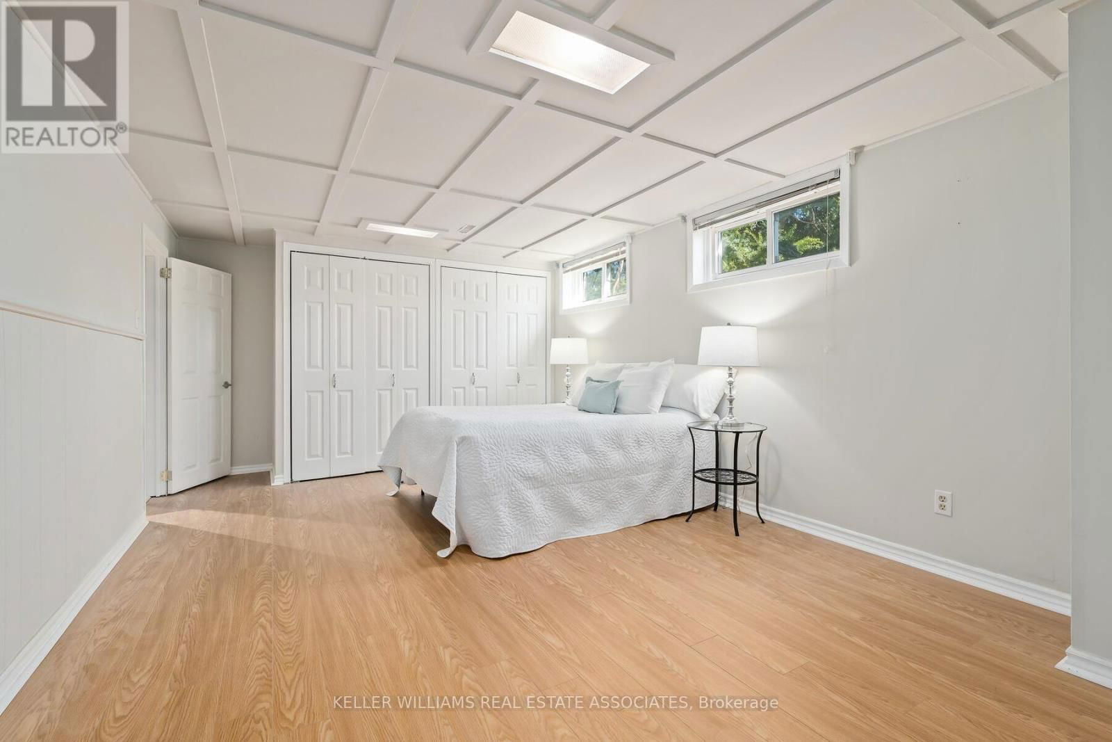 102 MOORE PARK CRESCENT Image 32