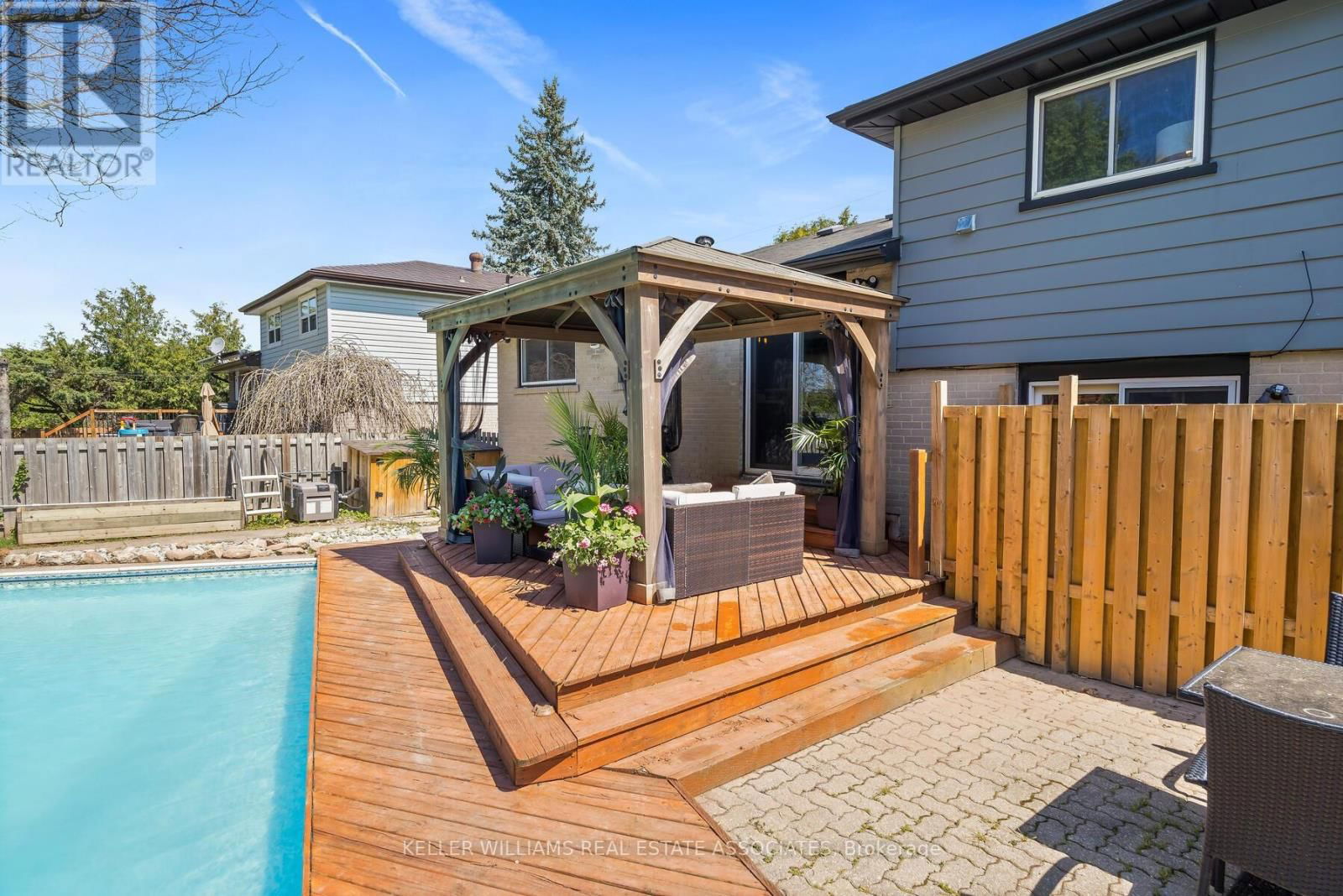 102 MOORE PARK CRESCENT Image 36