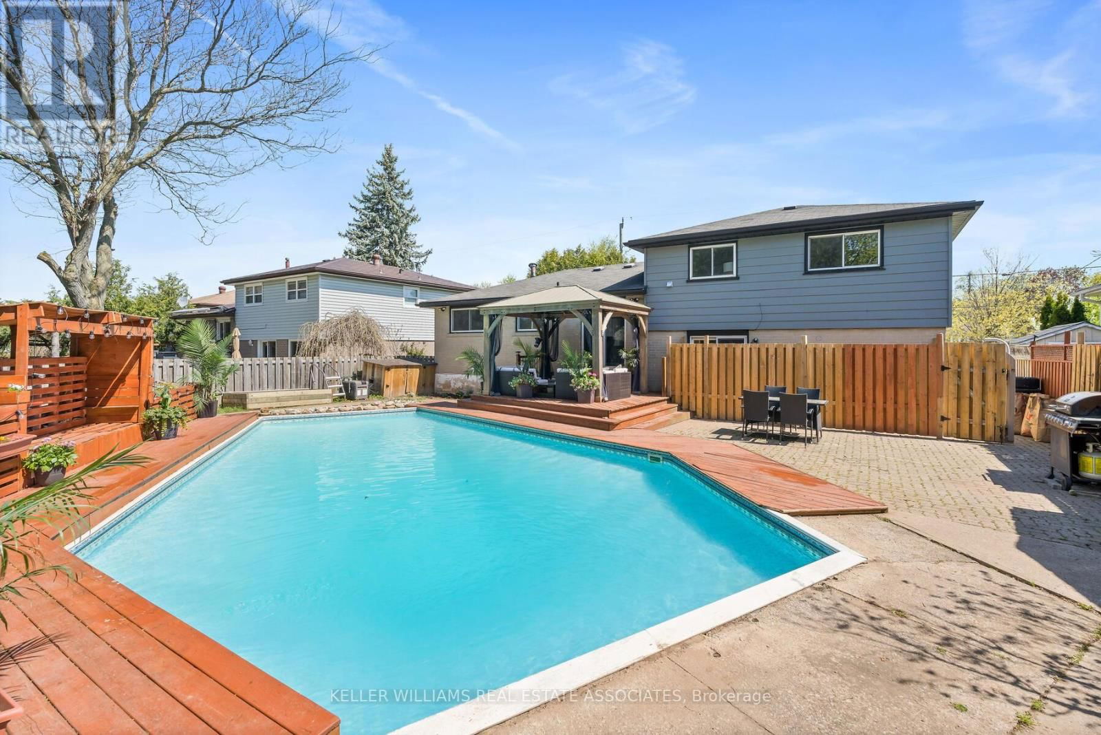102 MOORE PARK CRESCENT Image 40