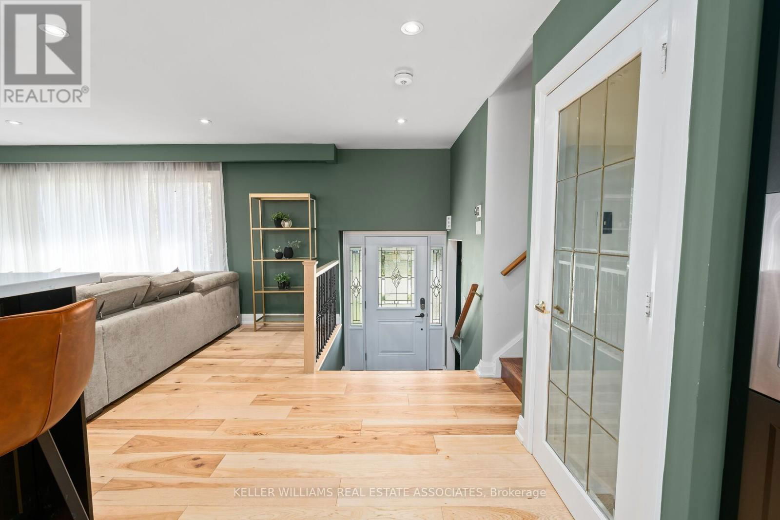 102 MOORE PARK CRESCENT Image 5
