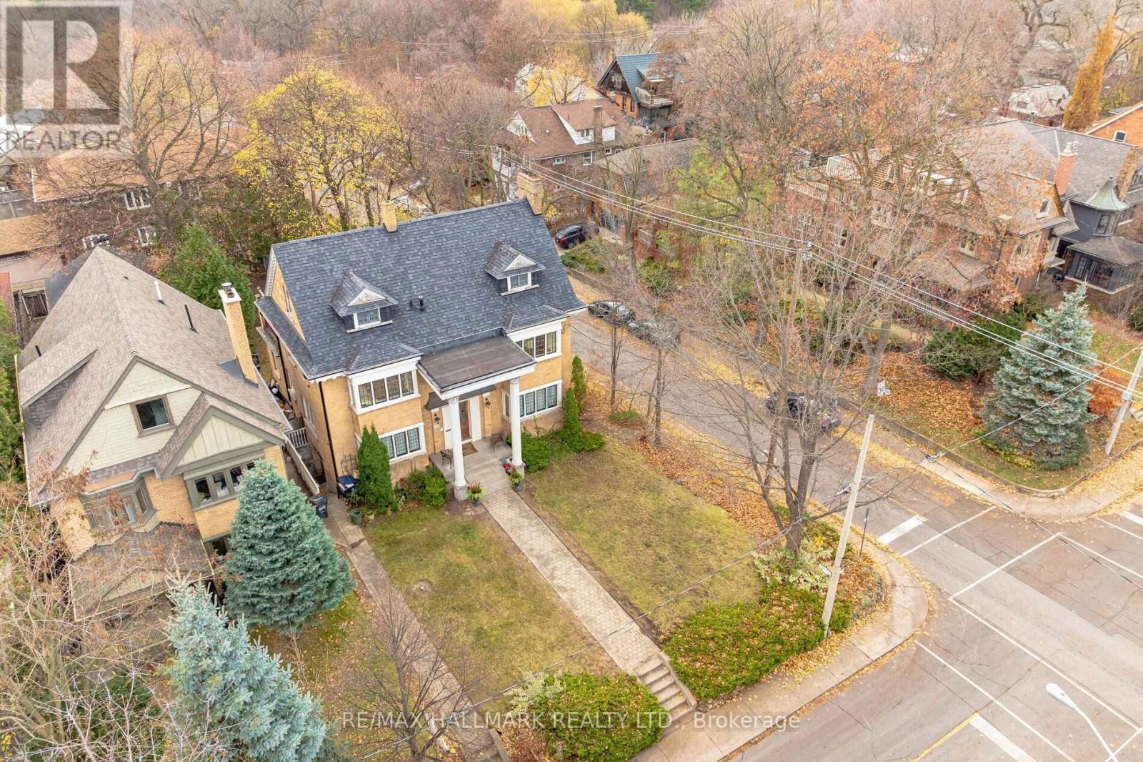 60 INDIAN GROVE Image 19