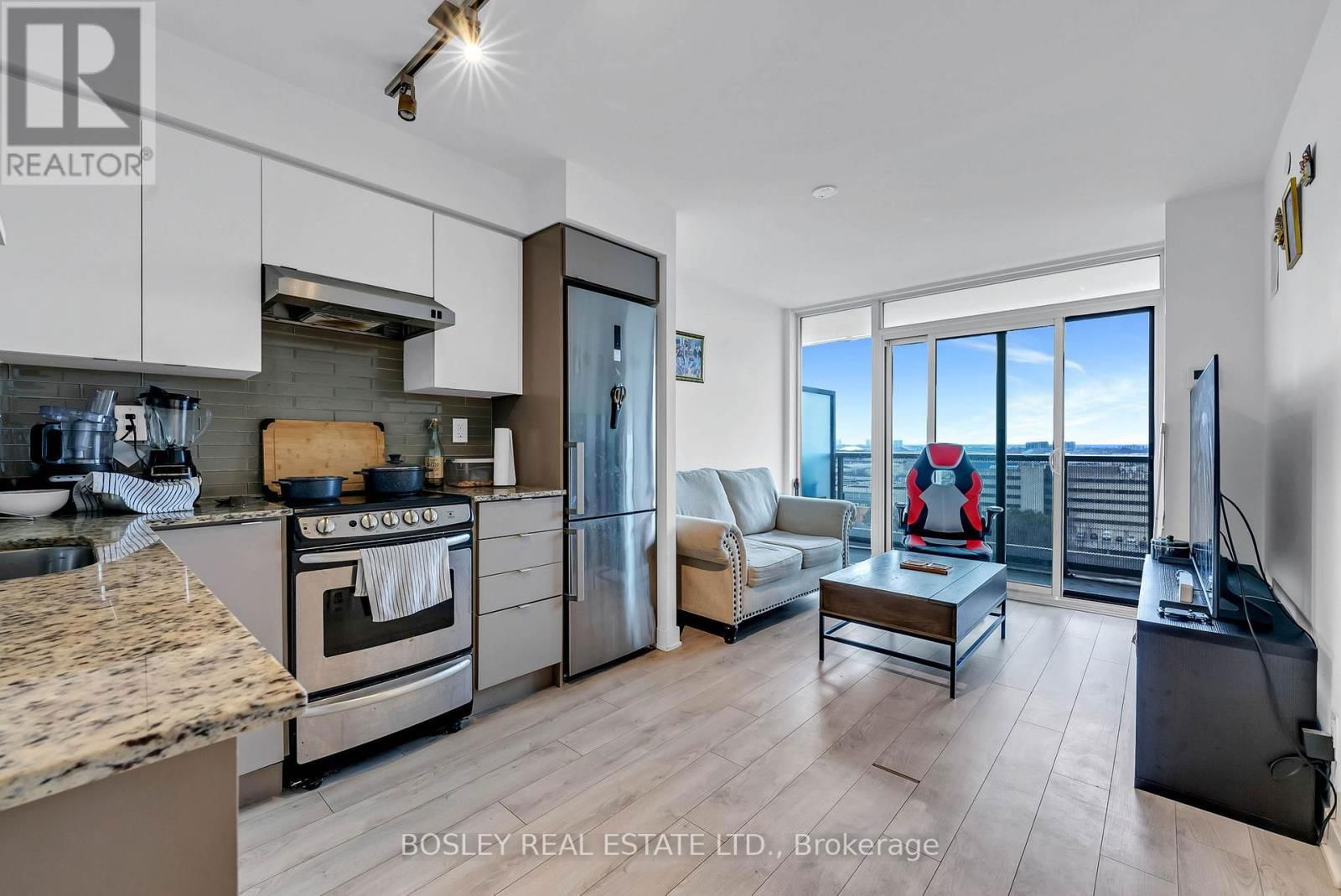 1409 - 160 FLEMINGTON ROAD Image 10