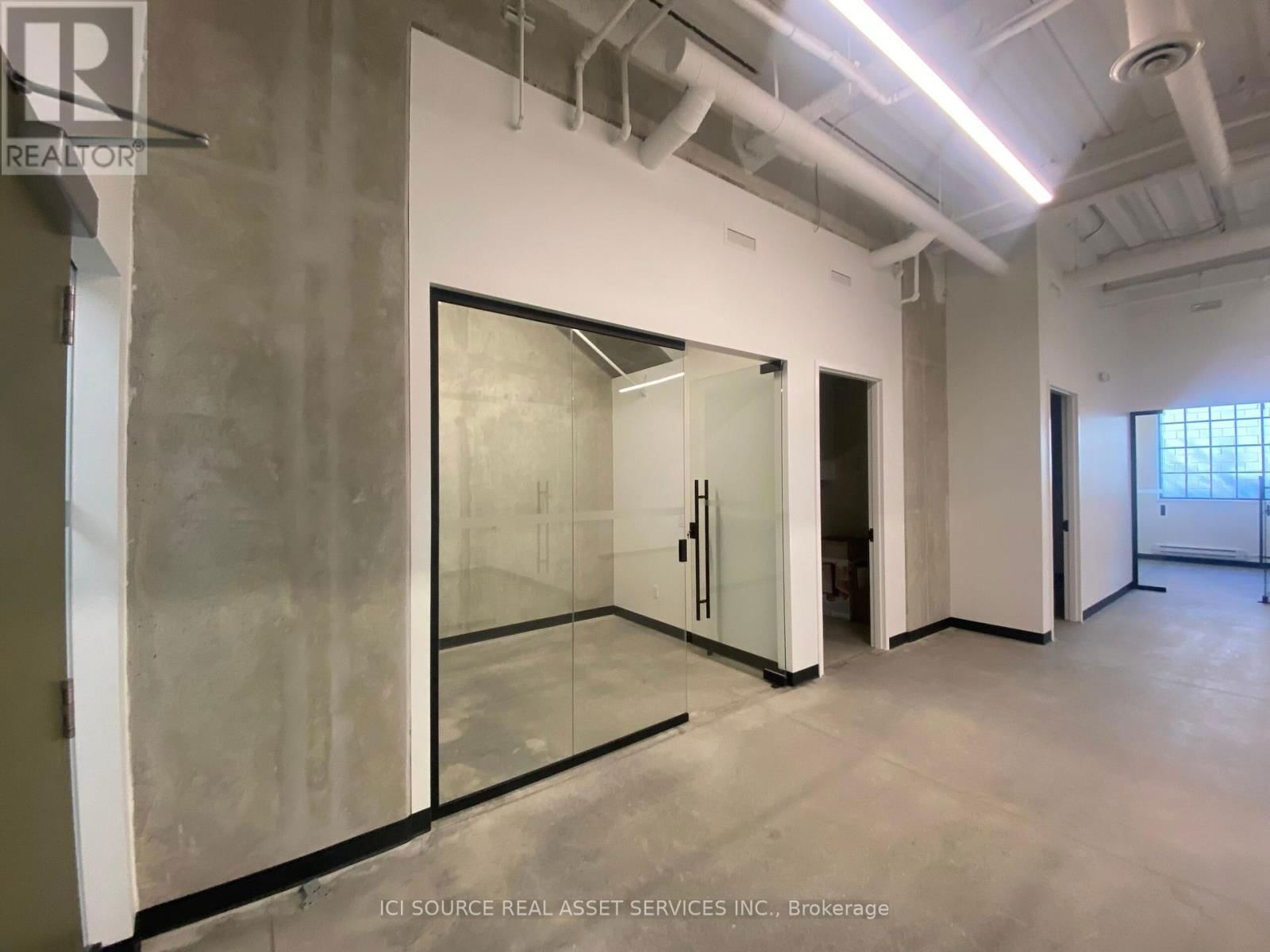 107 - 300 GEARY AVENUE Image 8