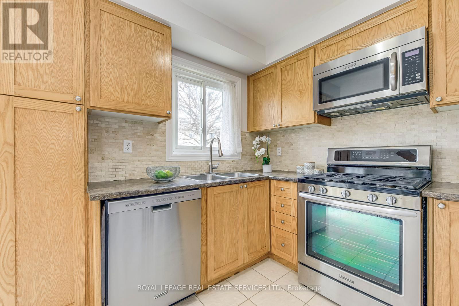 557 FOTHERGILL BOULEVARD Image 18