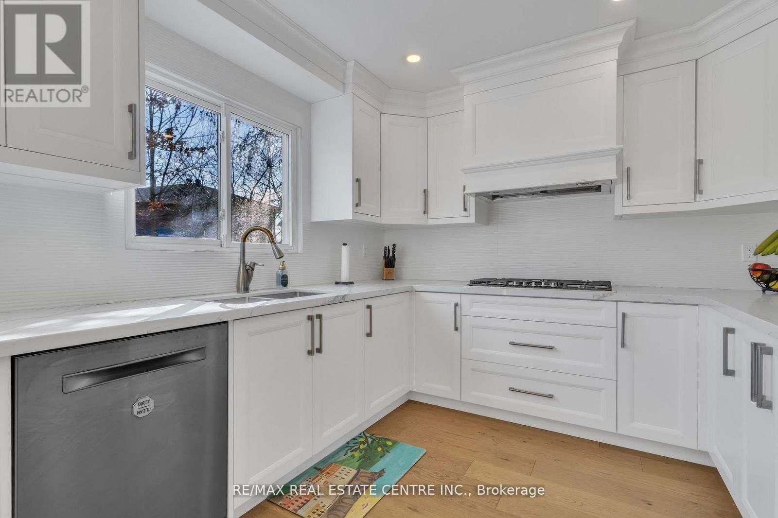 79 TURTLECREEK BOULEVARD Image 14