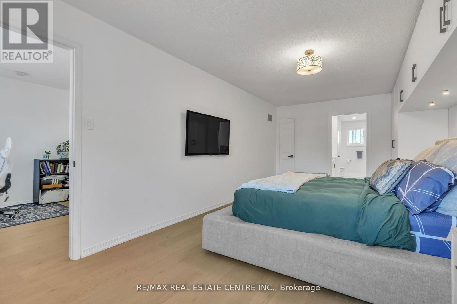 79 TURTLECREEK BOULEVARD Image 24