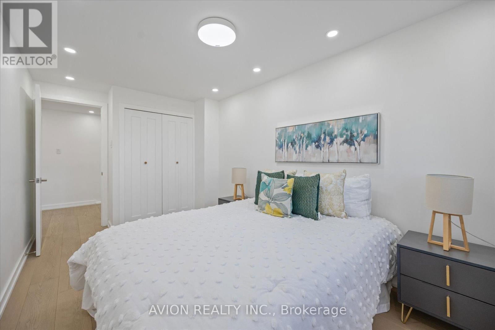 1397 HIGHGATE COURT Image 21