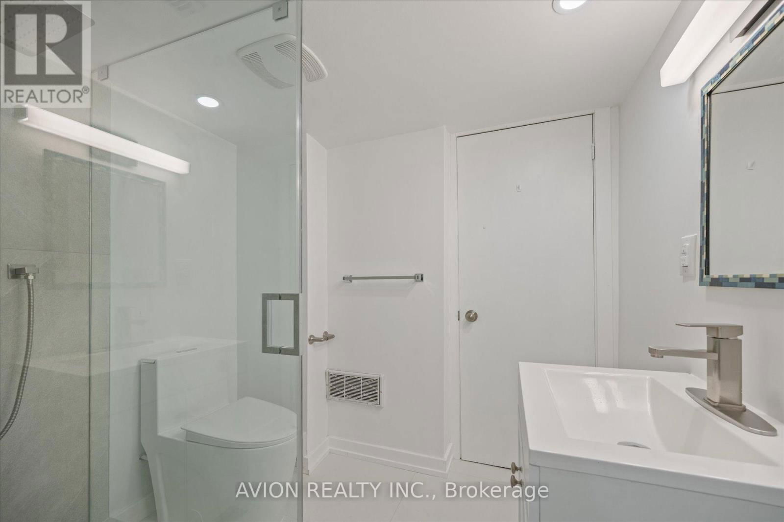 1397 HIGHGATE COURT Image 29