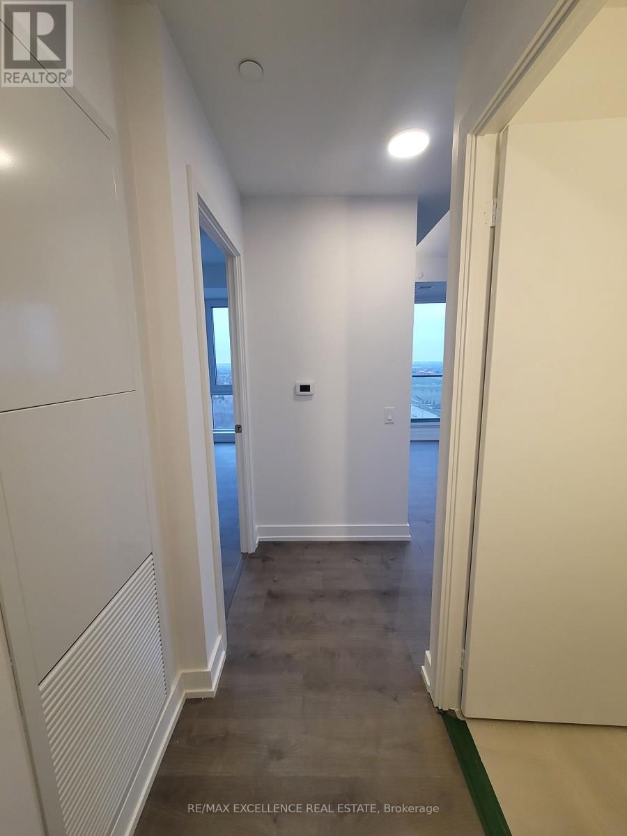 1008S - 215 VETERANS DRIVE Image 3