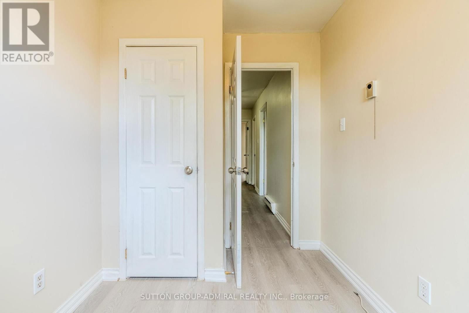 Unit B - 272 JANE STREET Image 17