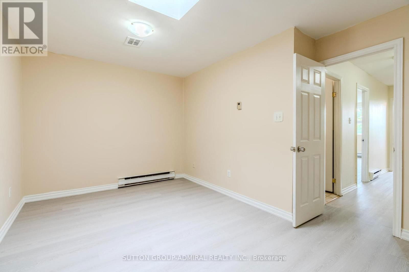 Unit B - 272 JANE STREET Image 20