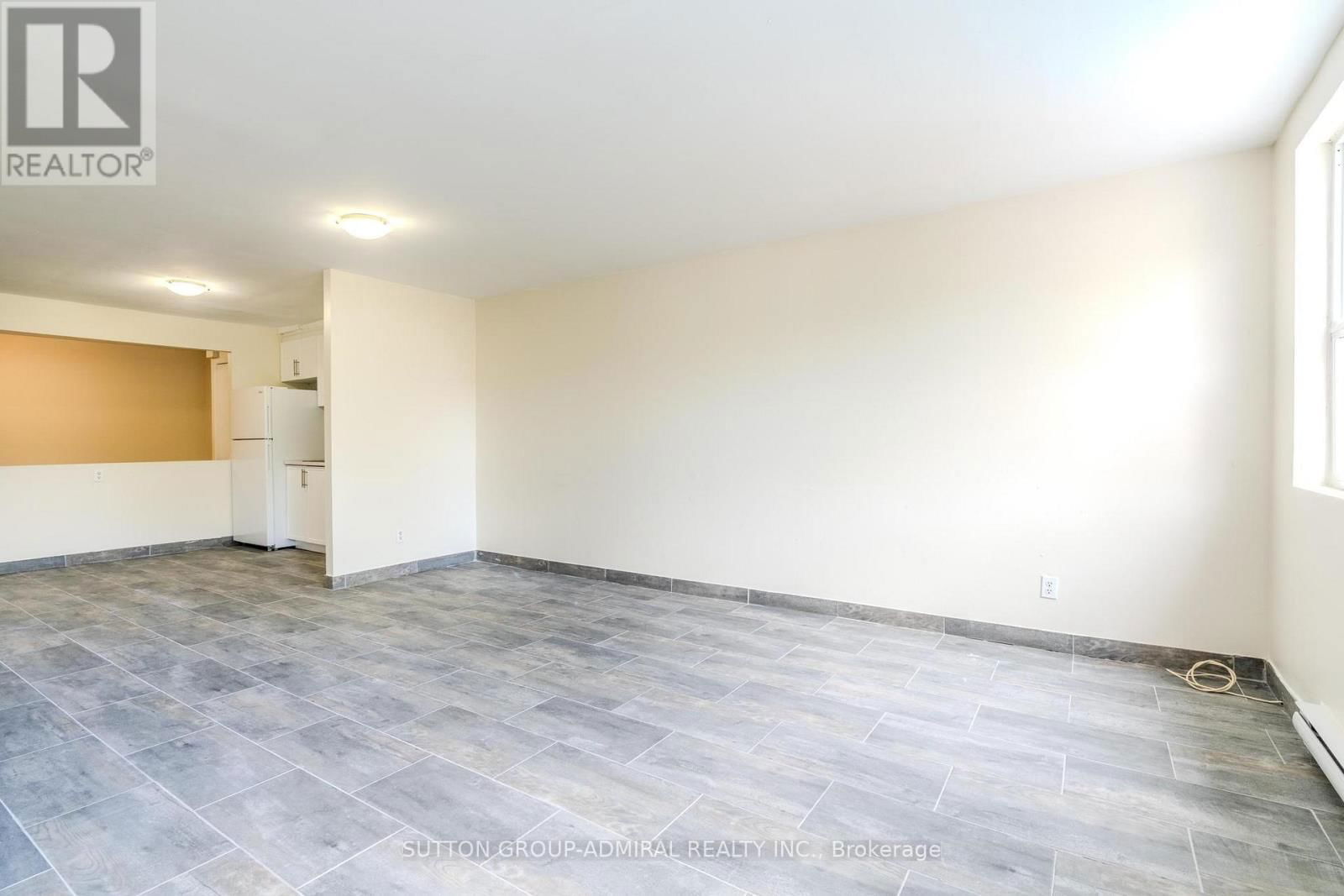 Unit B - 272 JANE STREET Image 7