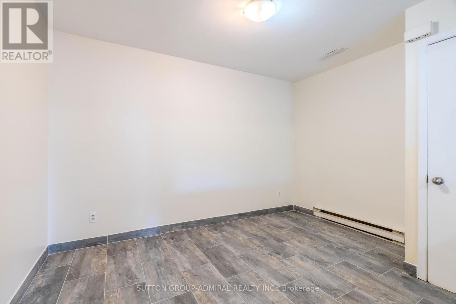 Unit B - 272 JANE STREET Image 8