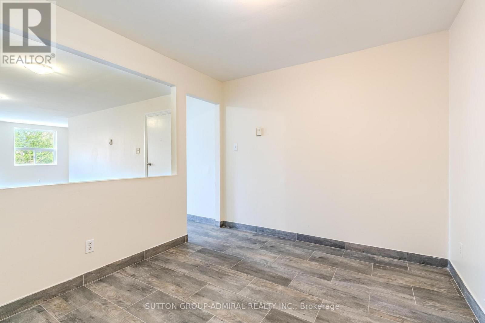 Unit B - 272 JANE STREET Image 9