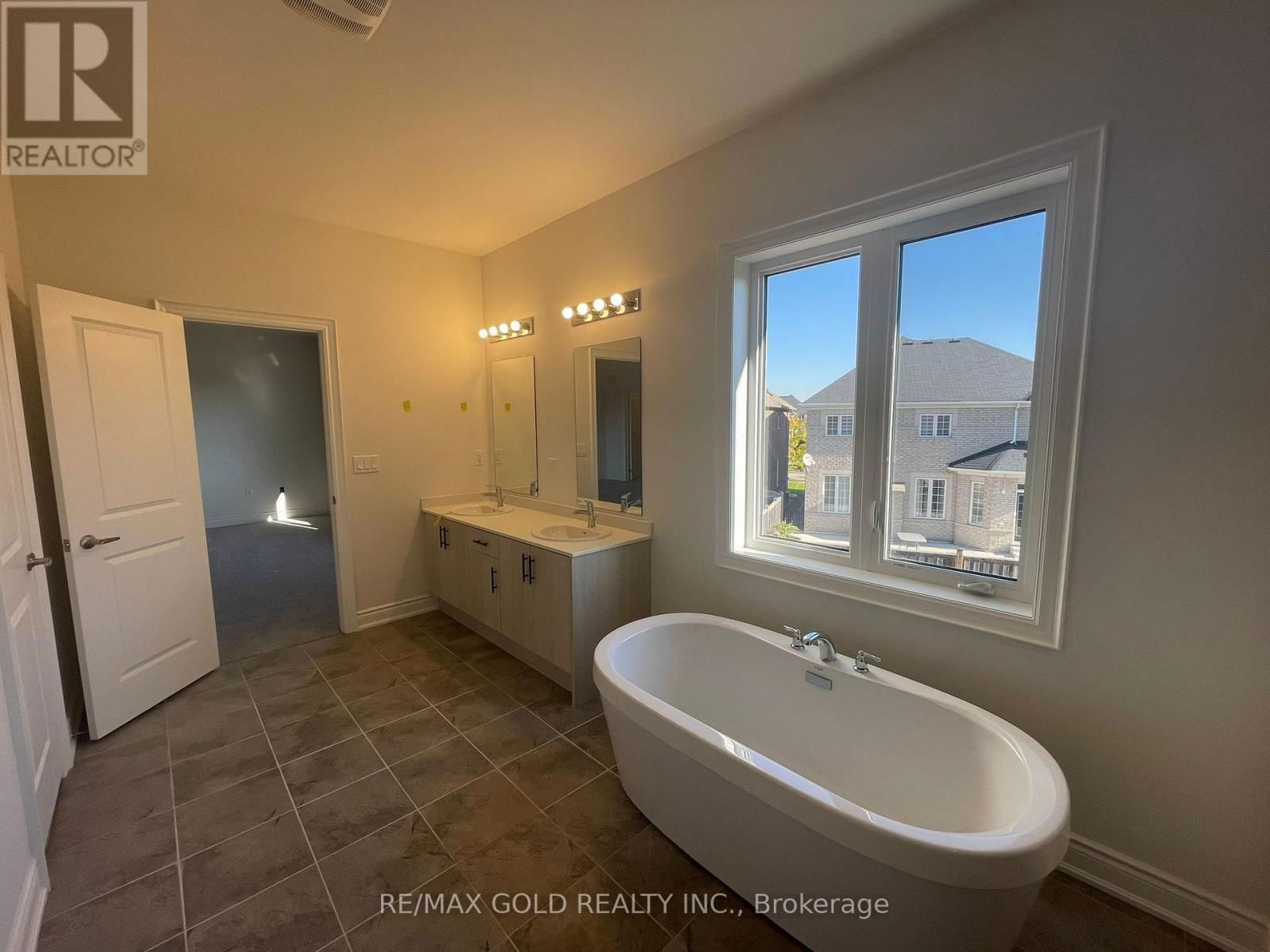 31 DOLOMITE DRIVE Image 15